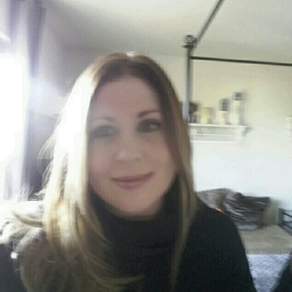 Meet your Posher, Maureen - Picture 1 of 1